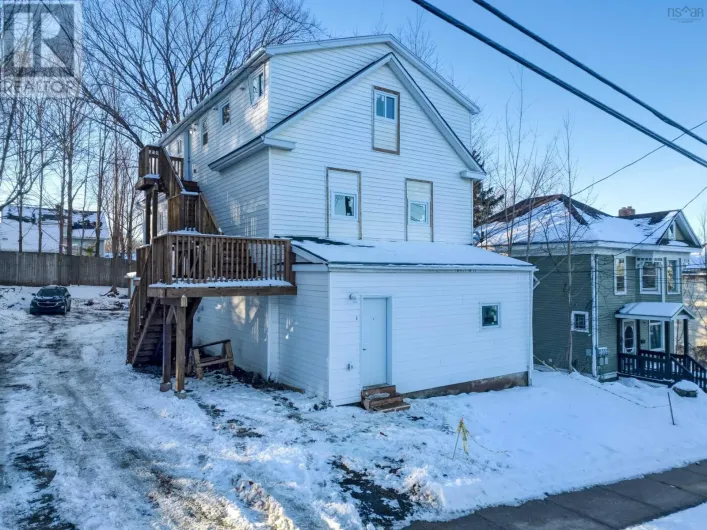 66 Lyman Street, Truro