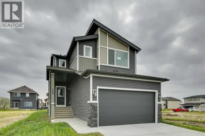 660 Clearwater Heath, Chestermere