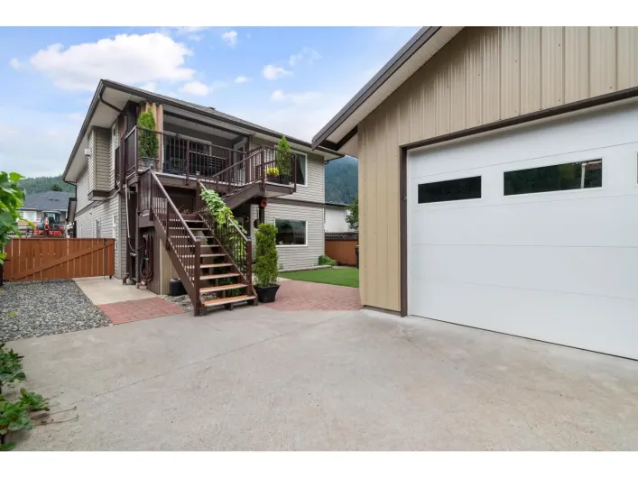 66022 PARK AVENUE|Kawkawa Lake, Hope