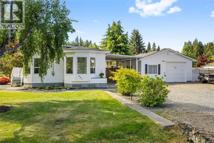 661 Barclay Cres N, Parksville