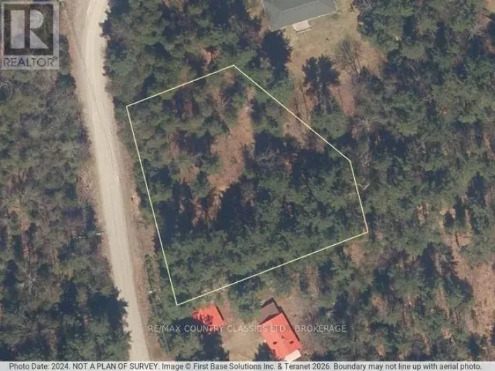663 SKOOTAMATTA LAKE ROAD, Frontenac