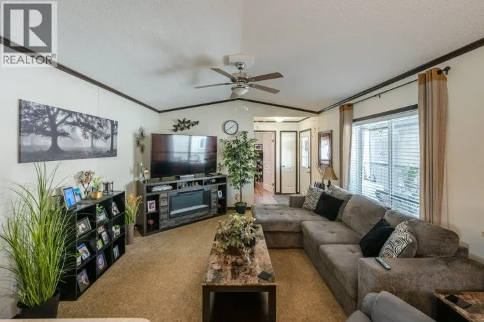 6633 PARK Drive Unit# 36, Oliver