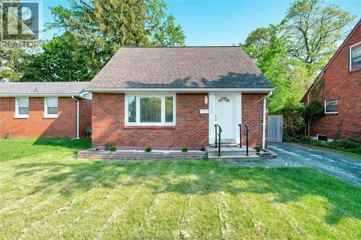 6633 WYANDOTTE STREET, Windsor