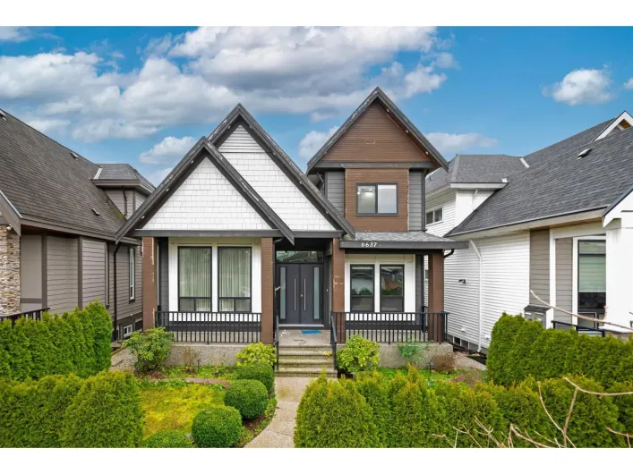 6637 121A STREET, Surrey