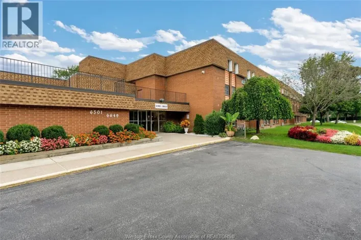 6639 THORNBERRY, Windsor
