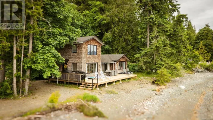 6641 Island Hwy W, Bowser