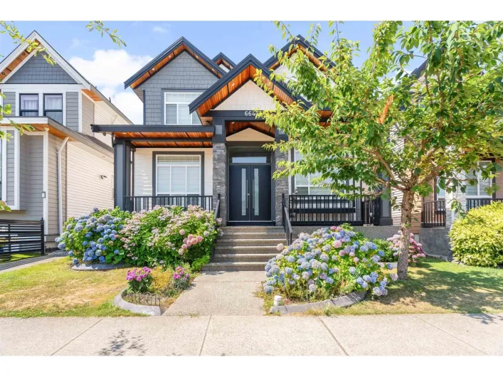 6647 121A STREET, Surrey