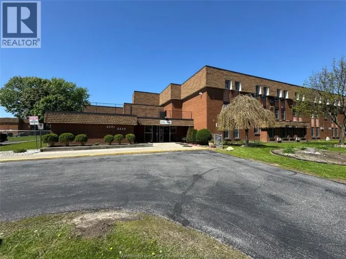 6647 THORNBERRY CRESCENT, Windsor