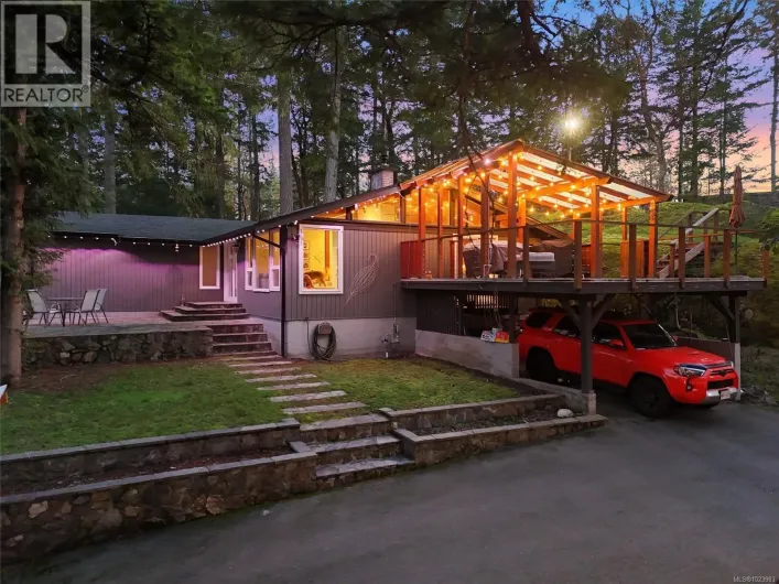 665 Latoria Rd, Colwood