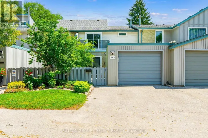 665 WOODCREST BOULEVARD, London South