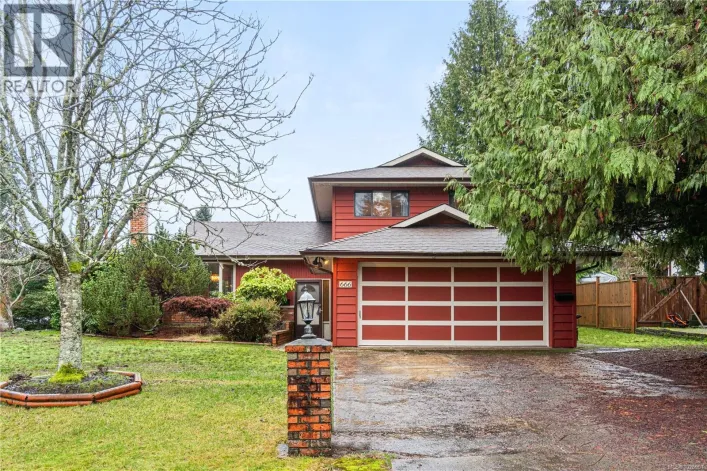 666 Tamarack Dr, Qualicum Beach