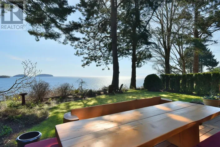 667 FRANKLIN ROAD, Gibsons