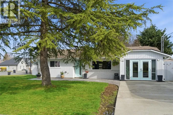 668 Foster Dr, Parksville