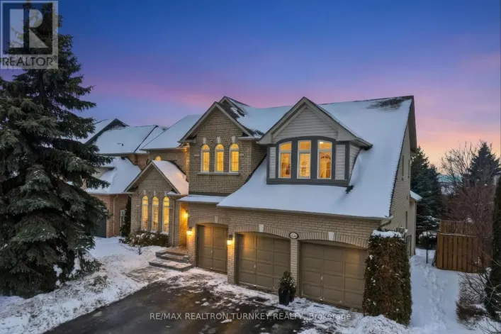 668 FOXCROFT BOULEVARD, Newmarket