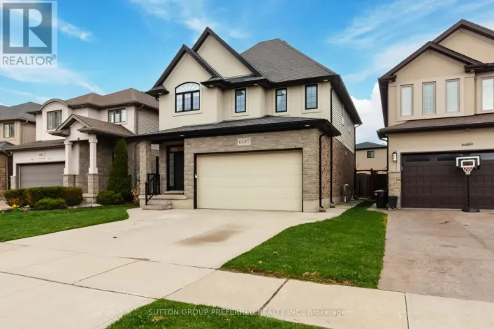 6685 NAVIN CRESCENT, London South