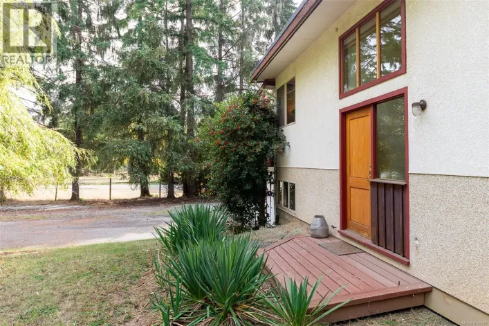 6686 Bell McKinnon Rd, Duncan