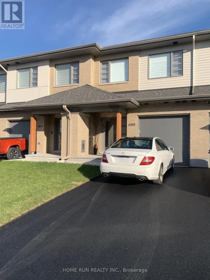 669 HONEYDEW STREET, Ottawa