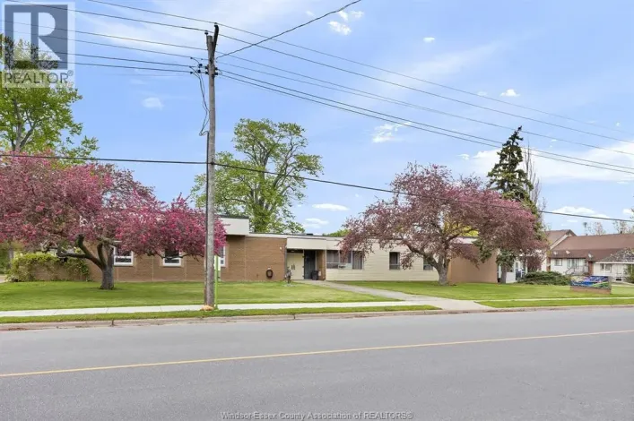House for sale: 6690 TECUMSEH ROAD, Lakeshore