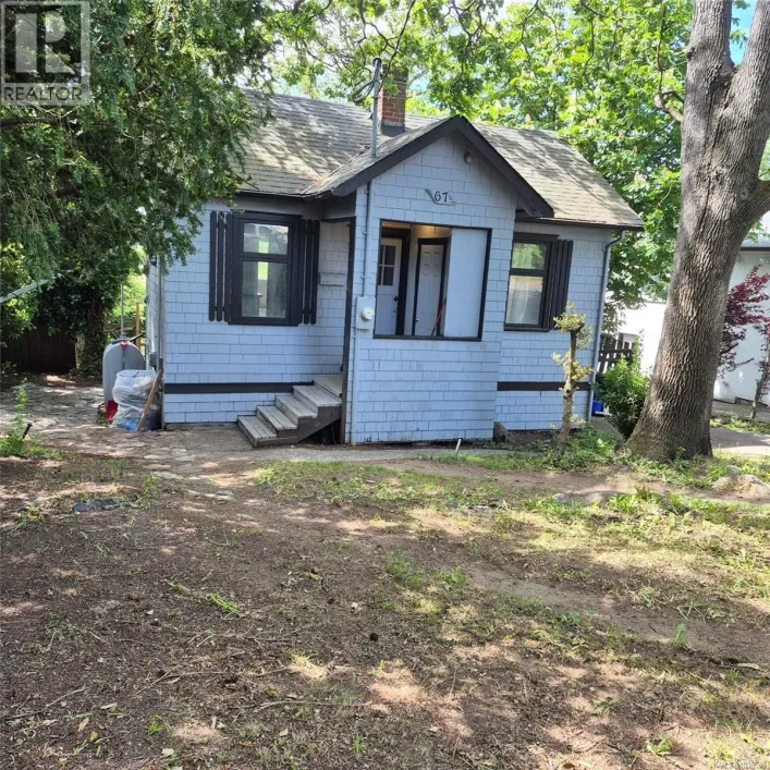 67 Cadillac Ave, Saanich