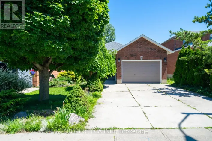 67 MASSENA DRIVE, Hamilton