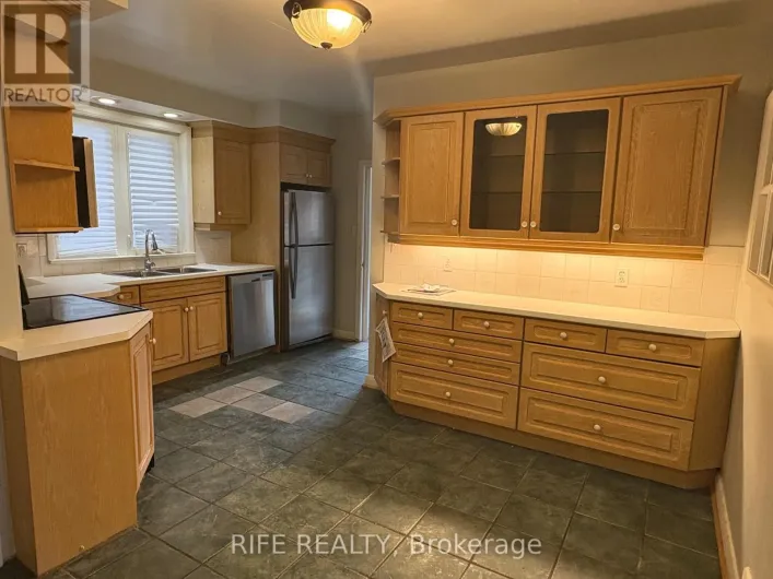 67 MUNRO BOULEVARD, Toronto