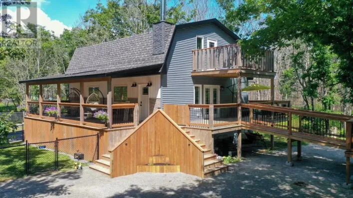 67 Oak Lane, Clyde River