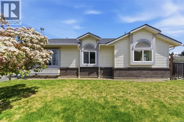 670 Arbutus St, Qualicum Beach