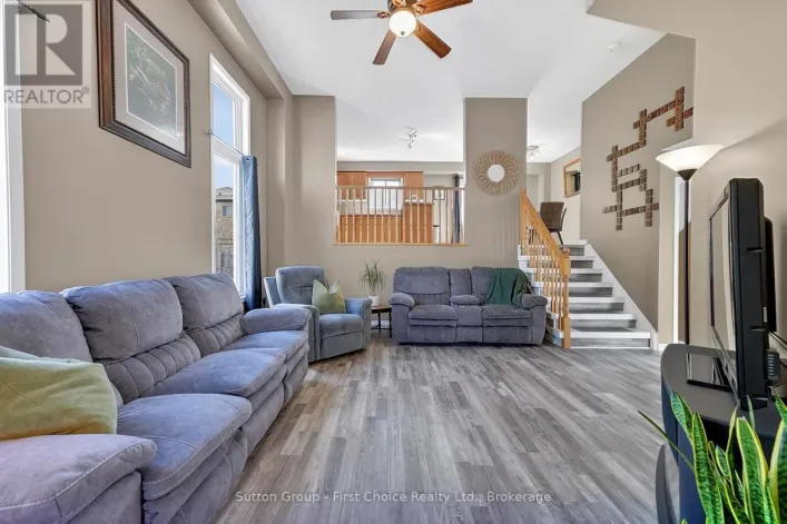 670 REID CRESCENT, North Perth