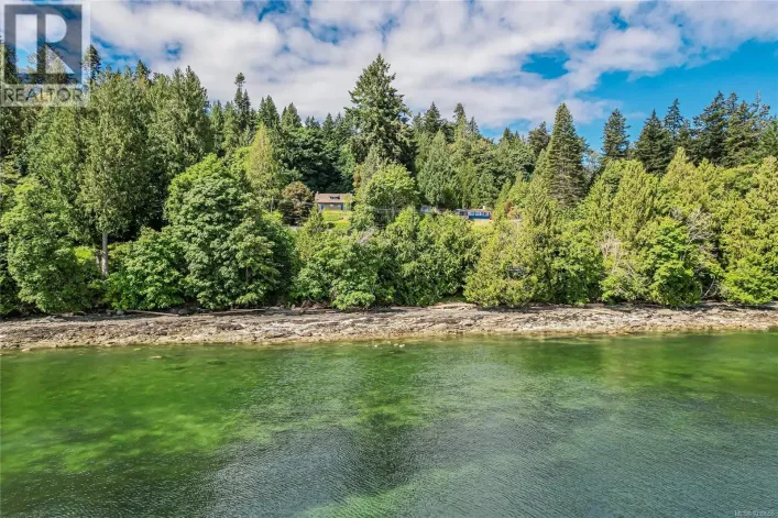 670 Walkers Hook Rd, Salt Spring