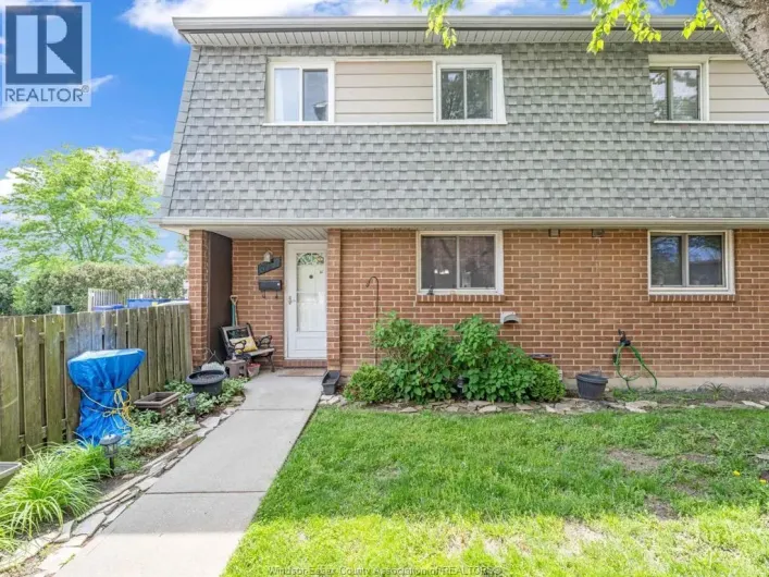 6701 Rose-ville Garden DRIVE, Windsor