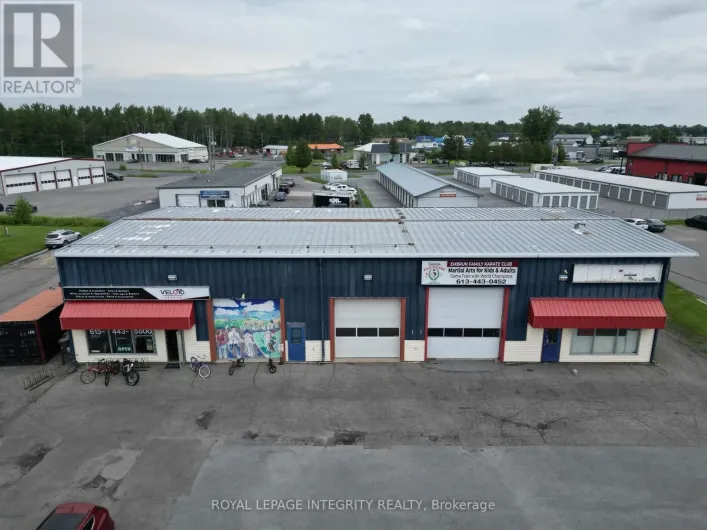 671 NOTRE DAME STREET, Russell