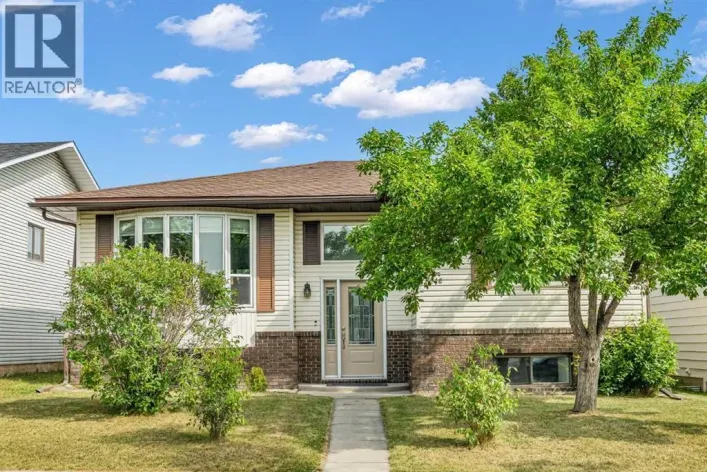 6716 37 Avenue NE, Calgary