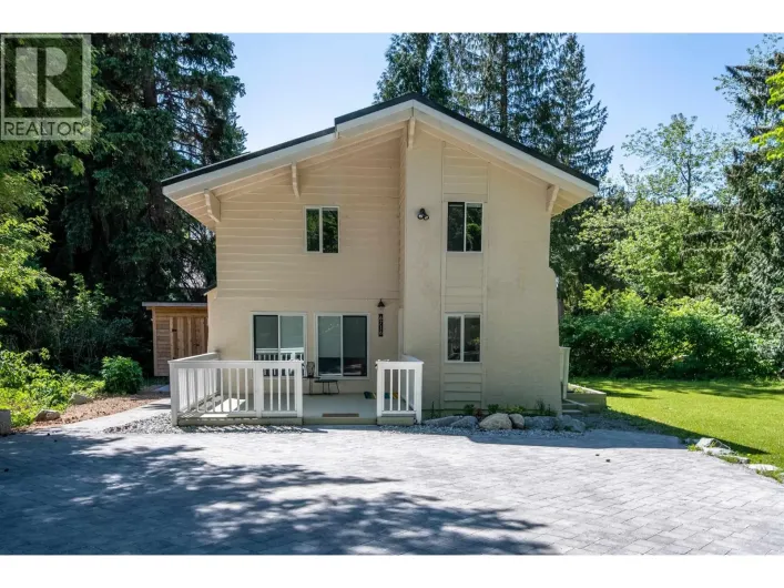 6716 CRABAPPLE DRIVE, Whistler