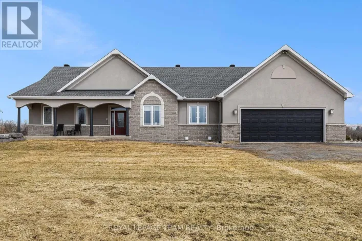 672 COUNTRY STREET, Mississippi Mills