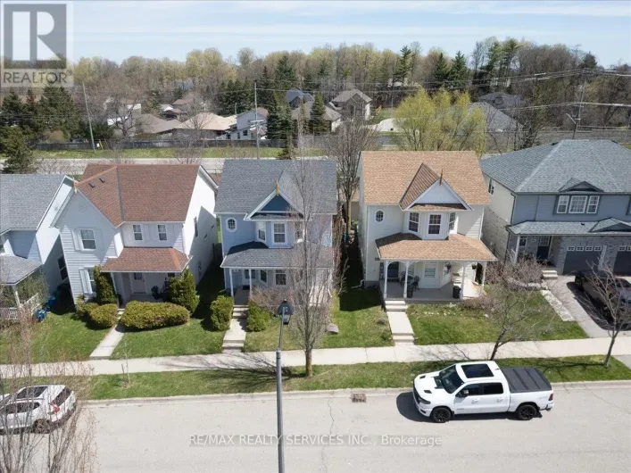 672 ZERMATT DRIVE, Waterloo