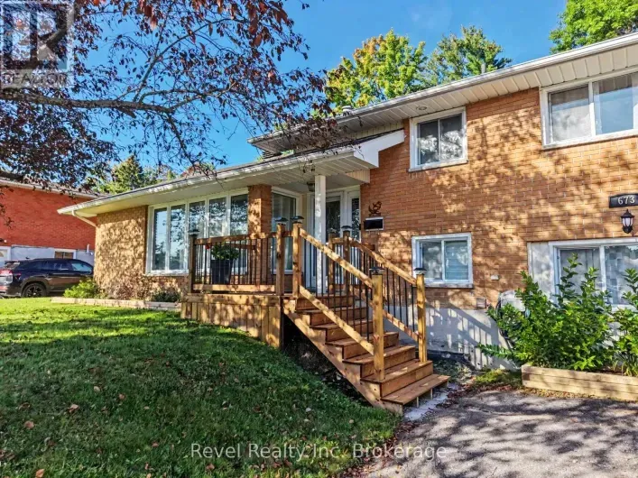 673 LAURENTIAN AVENUE, North Bay