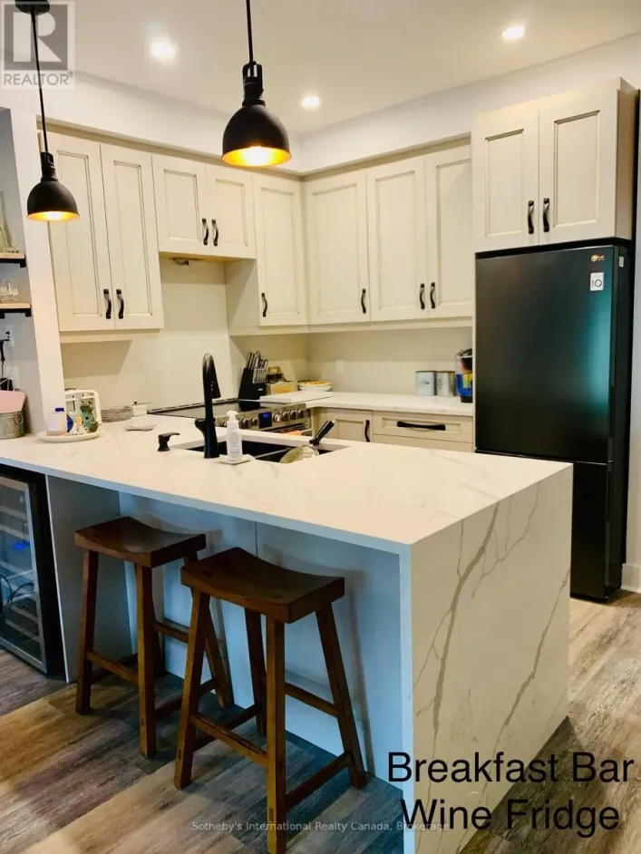 674 JOHNSTON PARK AVENUE, Collingwood