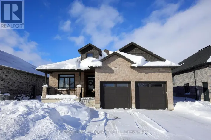 675 WINCHESTER AVENUE S, North Perth