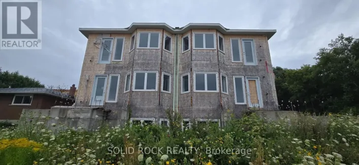 6758 ROCQUE STREET, Ottawa