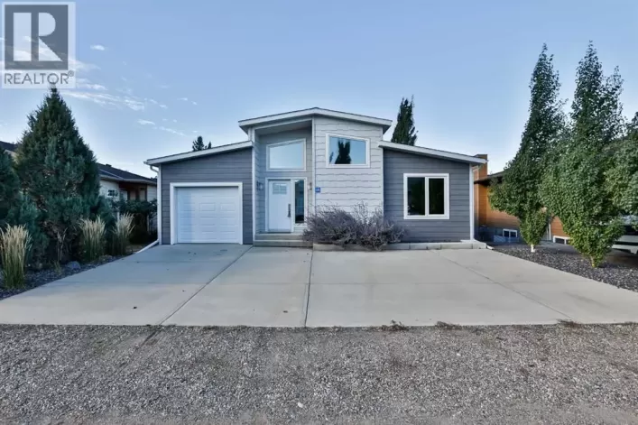 676 Lakeside Drive, Rural Vulcan County