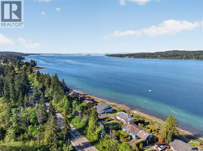 6768 Buckley Bay Frontage Rd W, Fanny Bay
