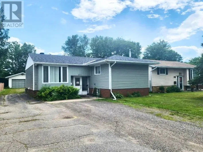 677 TACKABERRY DRIVE, North Bay