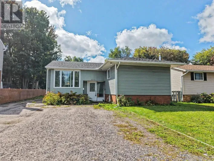 House for sale: 677 TACKABERRY DRIVE, North Bay