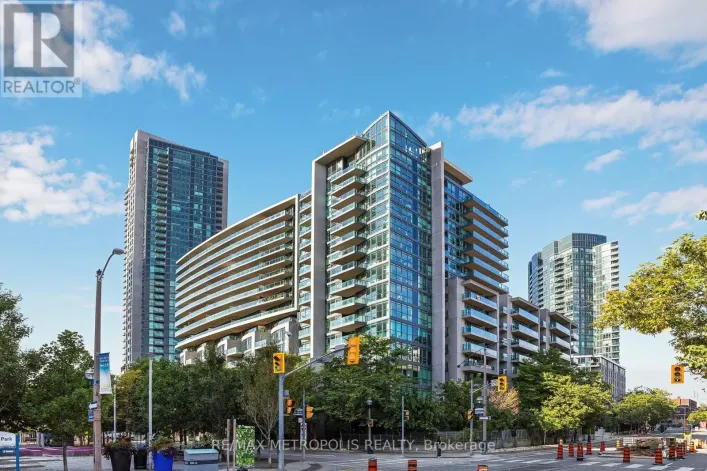 678 - 209 FORT YORK BOULEVARD, Toronto