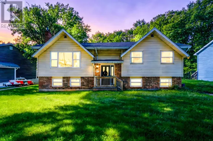 679 Basinview Drive, Bedford