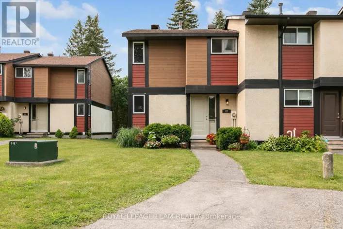 68 - 82 MCCLINTOCK WAY, Ottawa