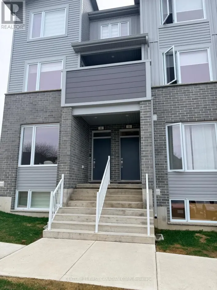 68 - 925 DEVERON CRESCENT N, London South