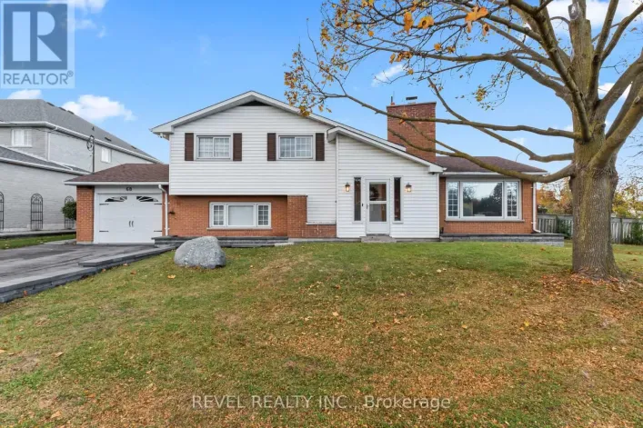 68 APPLEWOOD CRESCENT, Whitby