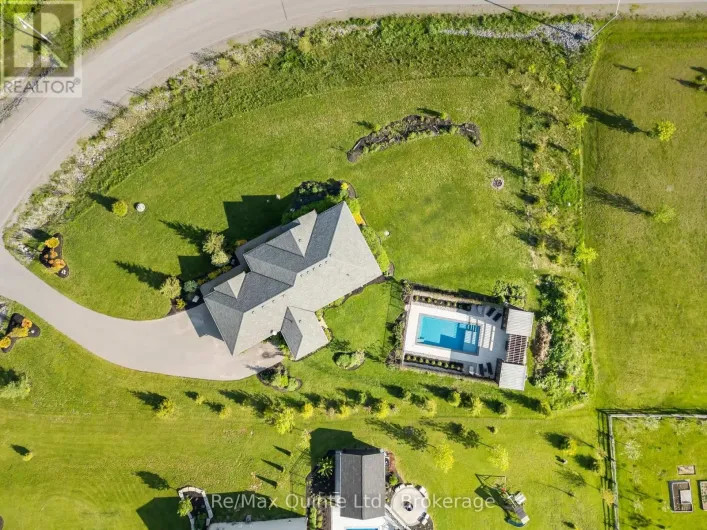 68 HIDDENVALLEY DRIVE, Belleville