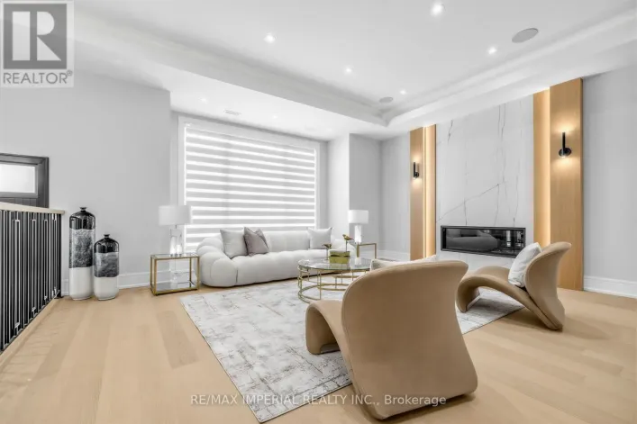 68 LYNNHAVEN ROAD, Toronto